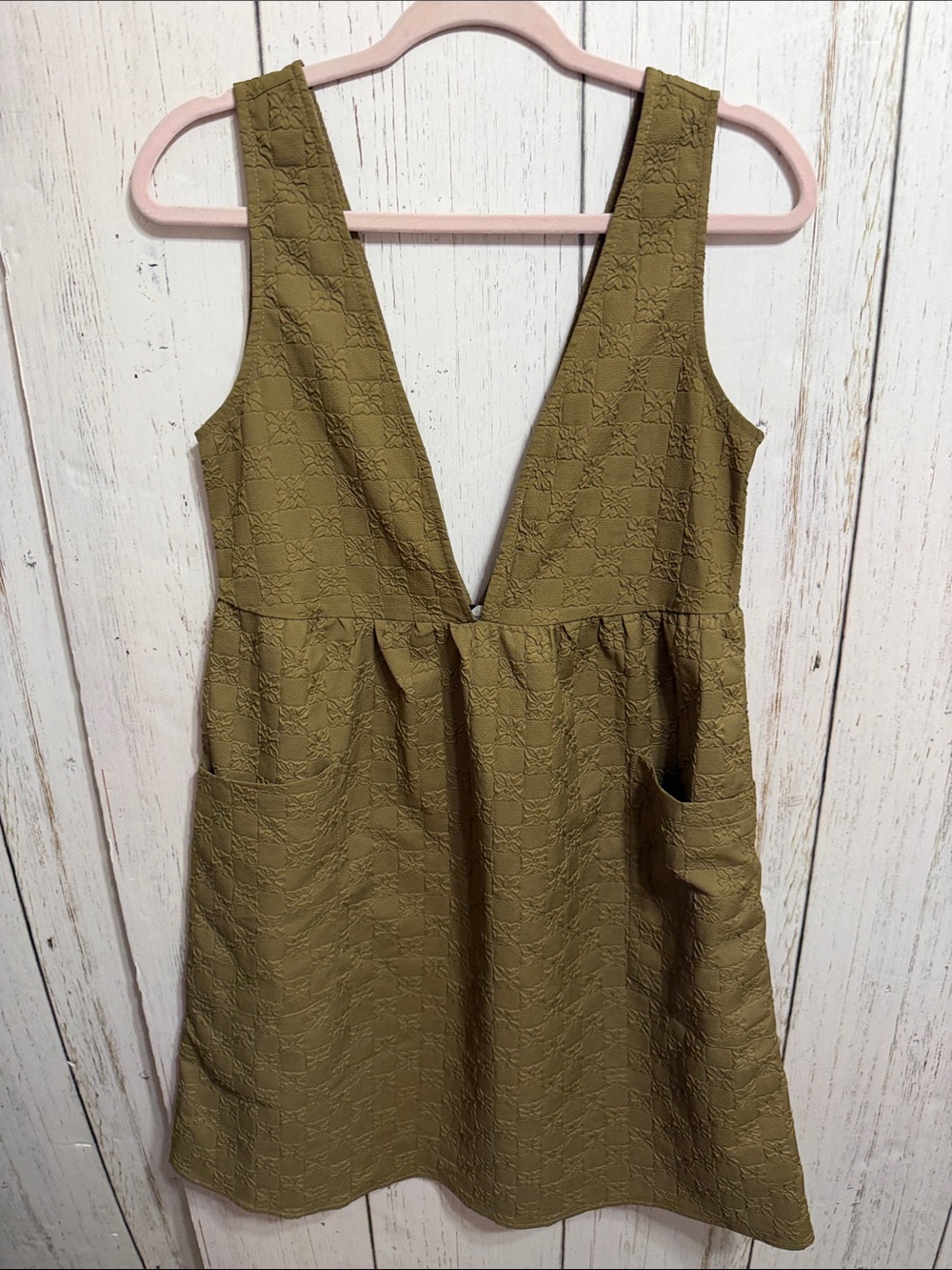 Piper & Scoot V-Neck Sleeveless Dress with Pockets